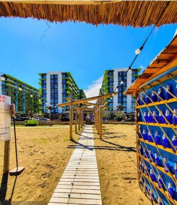 Alezzy Beach Apartament Prima Linie La Mare Năvodari Eksteriør bilde