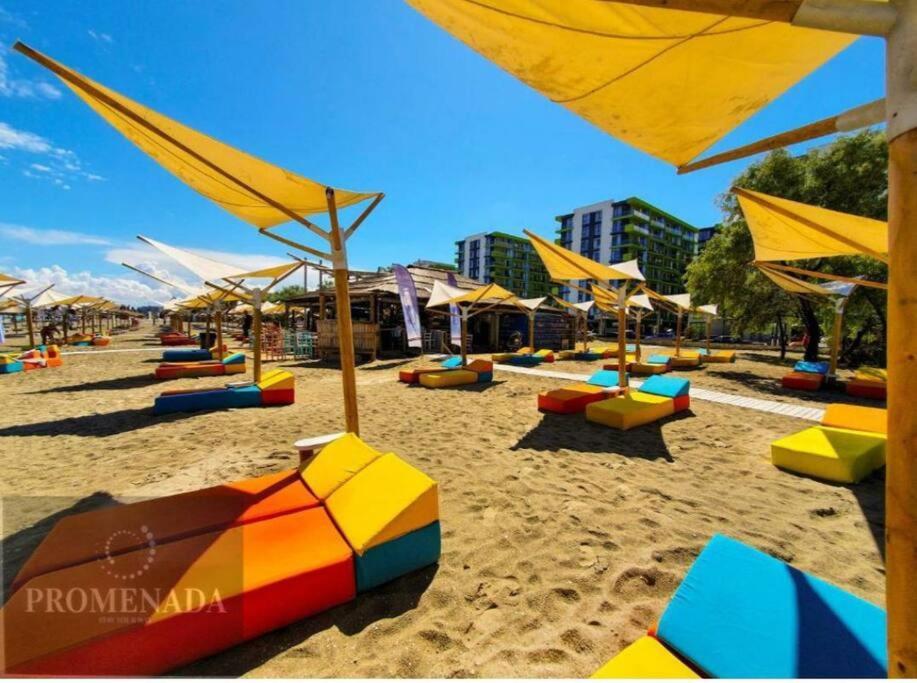 Alezzy Beach Apartament Prima Linie La Mare Năvodari Eksteriør bilde