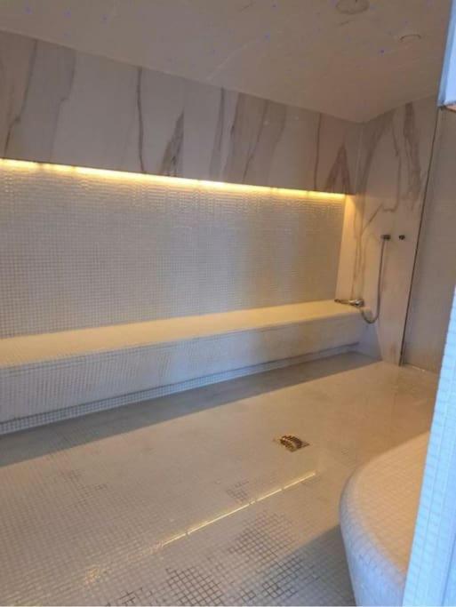 Alezzy Beach Apartament Prima Linie La Mare Năvodari Eksteriør bilde